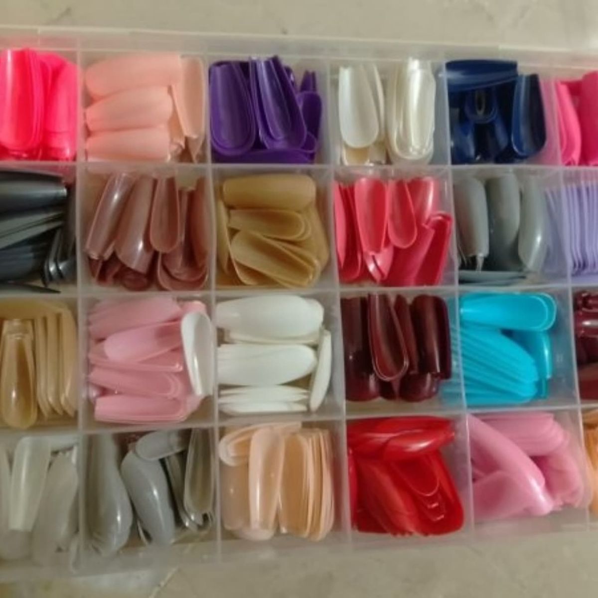 576-Piece DIY Press-On Nails Set
